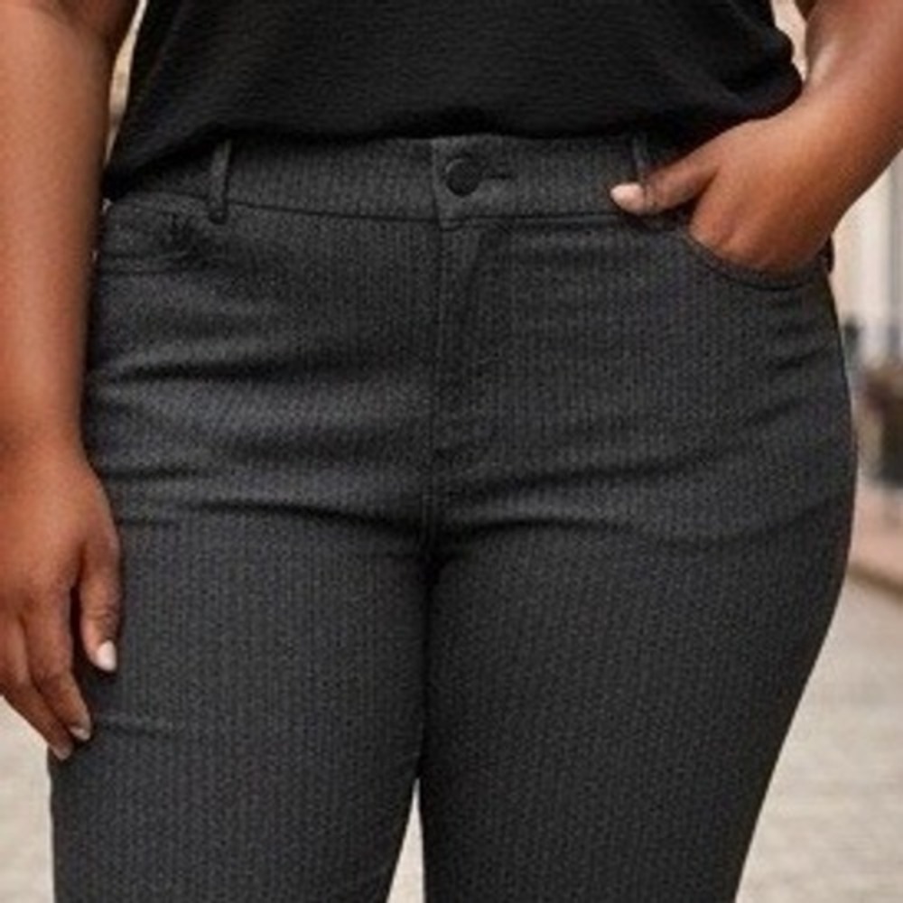 Savvy Universal Fit 22 Black Pinstripe Stretch Dress Pants